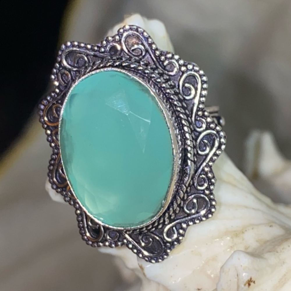 Pretty Chalcedony vintage inspired Baroque Renaissance Ring